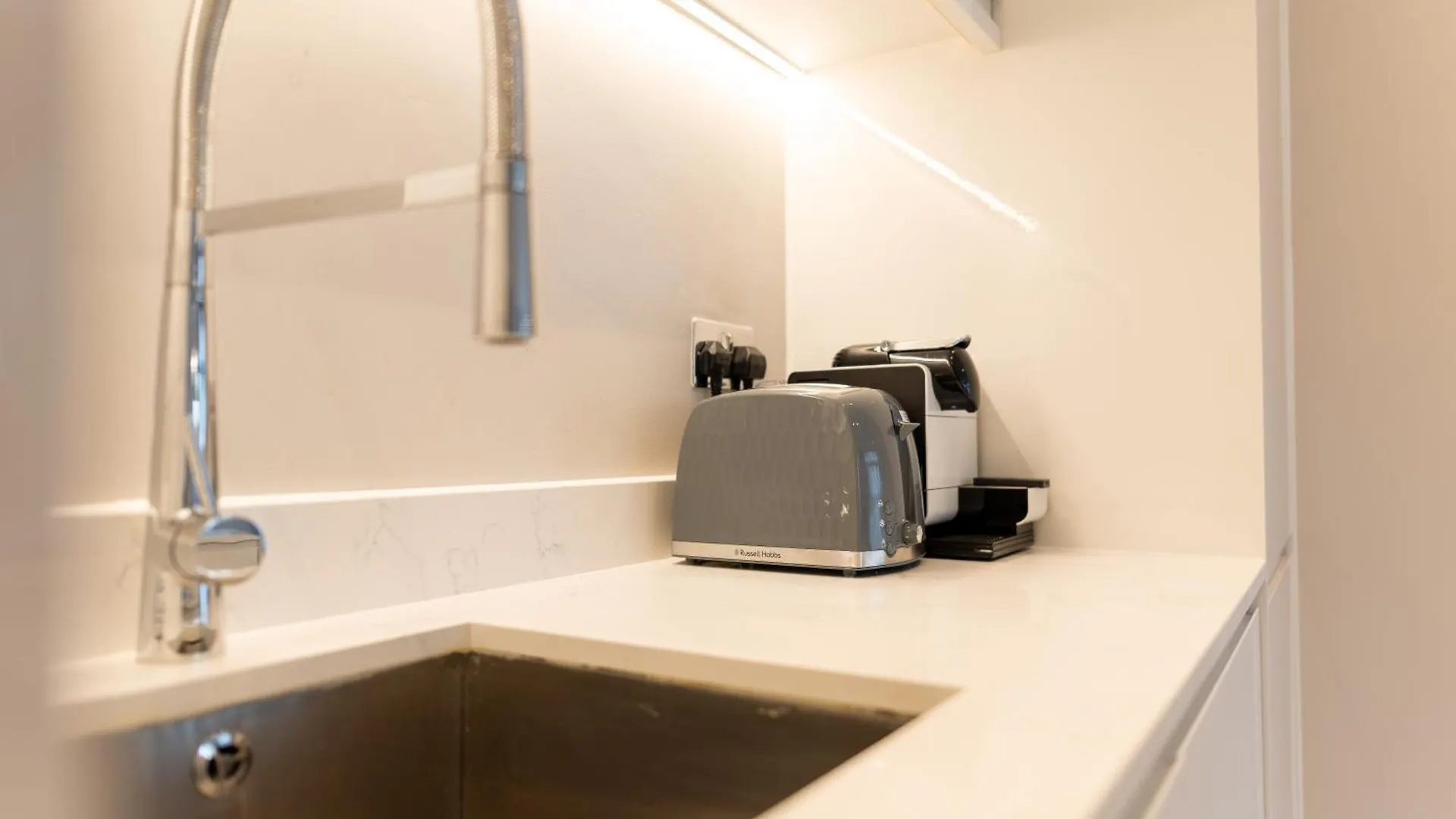 Exclusive Cardiff City Centre Apartment