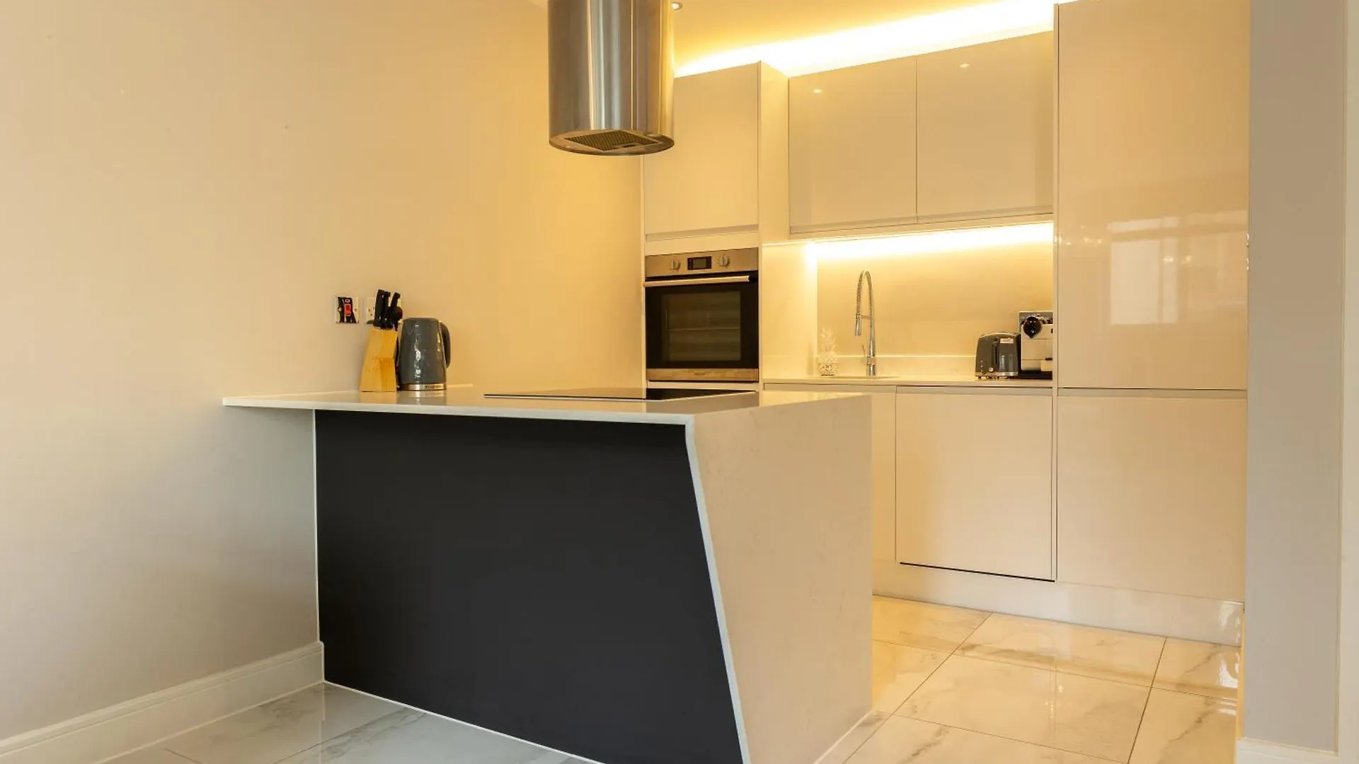 Exclusive Cardiff City Centre Apartment