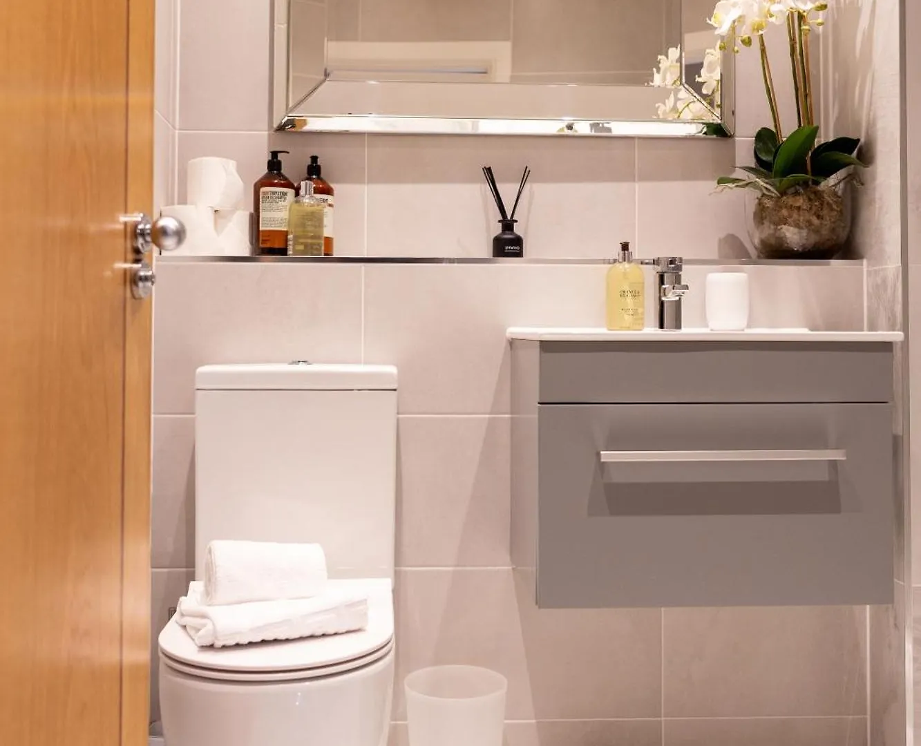 Exclusive Cardiff City Centre Apartment